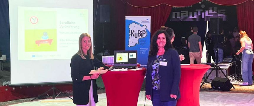 Laura Eder und Christine Bauer-Grechenig beim Vortrag