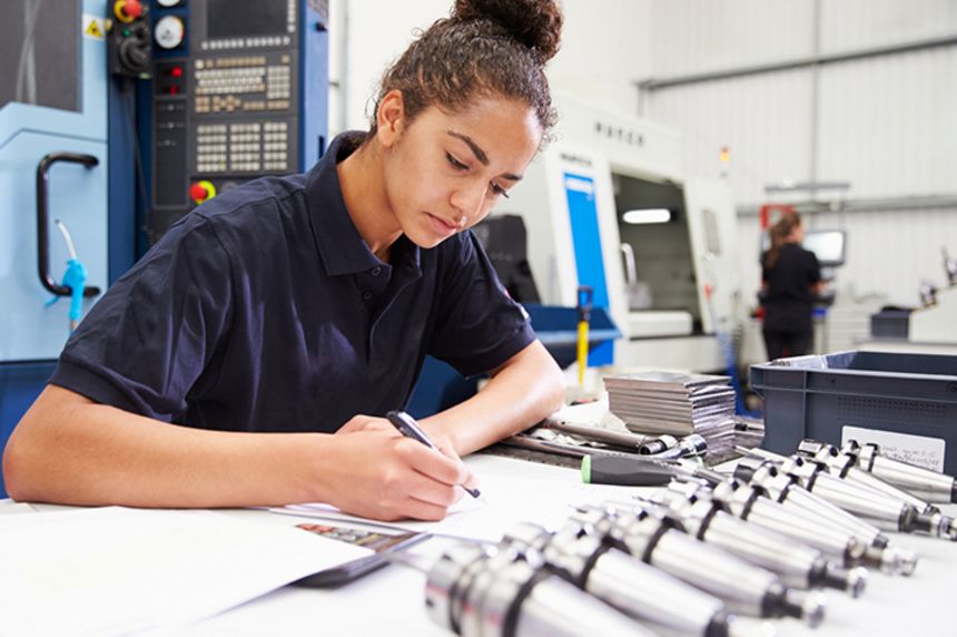 MINT Frauen Technik1 monkeybusinessimages