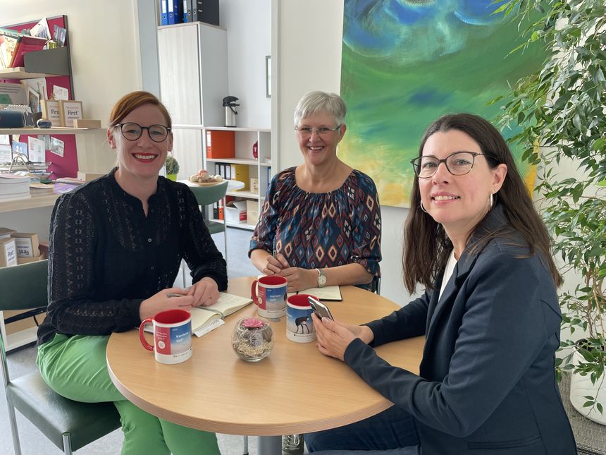 das Redaktionsteam, bestehend aus Katrin Reiter, Michaela Wehrle, Daniela Bayer-Schrott