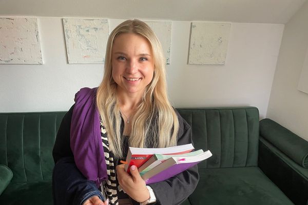 Lehre mit Matura: Lena beweist, dass sich Durchhalten lohnt