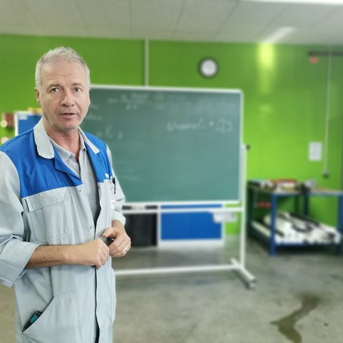 Franz Burtscher ist Leiter der ÖBB Lehrwerkstätte in Salzburg